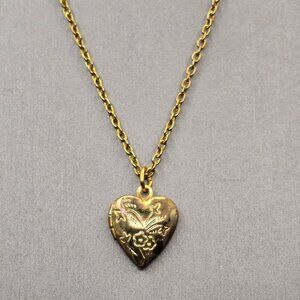 VTG Victorian Revival Gold Tone Heart Photo Locket Necklace 16" Floral Engraving